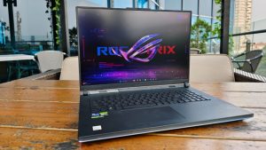 ROG Strix SCAR 18 (G834JYR), Laptop Gaming Paling Powerful di 2024