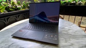 ASUS Zenbook 14 OLED (UM3406), Laptop AI Berbasis AMD