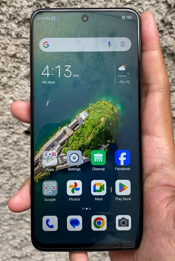 review Nubia Focus Pro 5G layar