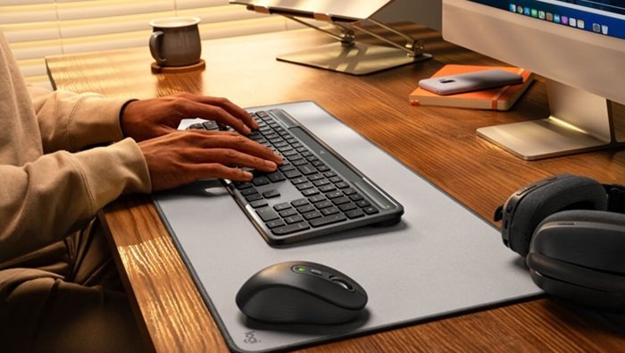 Keyboard Bertenaga Cahaya Logitech Signature Slim Solar+ K980 Hadir di Indonesia