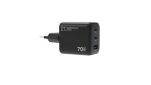 IT MaxGaN Charger 70W yang Bisa Isi Tiga Perangkat Sekaligus