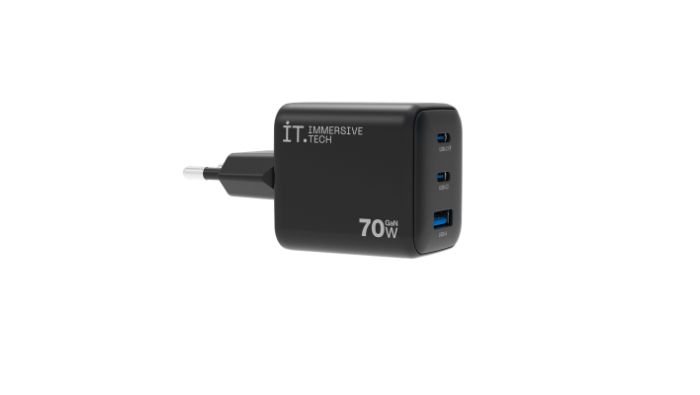 IT MaxGaN Charger 70W yang Bisa Isi Tiga Perangkat Sekaligus